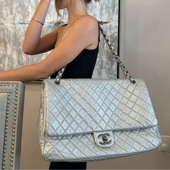 CHANEL XXL SILVER BAG - Picture 3 of 10